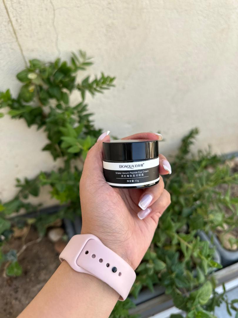 کرم دور چشم سم مار بیوآکوا